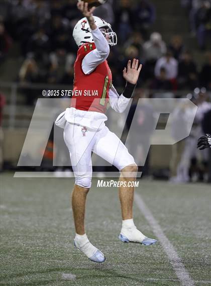 Thumbnail 2 in Steele Canyon vs. Santa Fe Christian (CIF SDS Division 2 Final) photogallery.