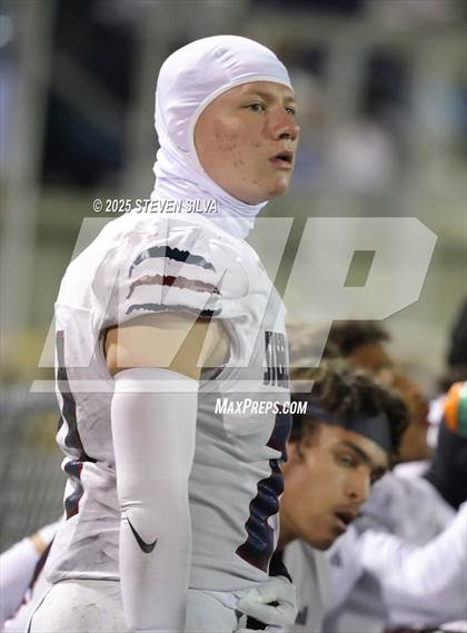 Thumbnail 1 in Steele Canyon vs. Santa Fe Christian (CIF SDS Division 2 Final) photogallery.