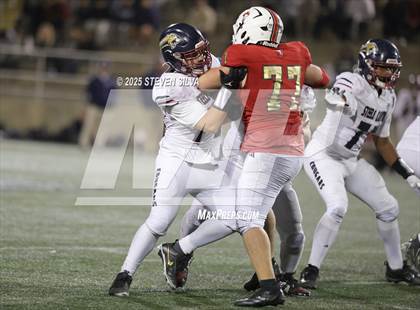 Thumbnail 2 in Steele Canyon vs. Santa Fe Christian (CIF SDS Division 2 Final) photogallery.