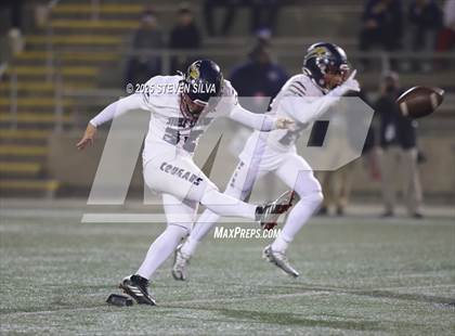 Thumbnail 2 in Steele Canyon vs. Santa Fe Christian (CIF SDS Division 2 Final) photogallery.