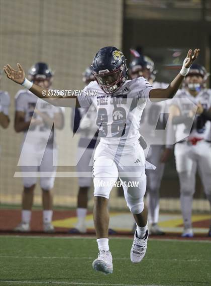 Thumbnail 3 in Steele Canyon vs. Santa Fe Christian (CIF SDS Division 2 Final) photogallery.
