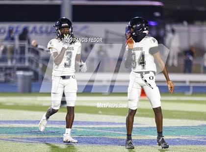Thumbnail 1 in Ocoee @ Sumner (FHSAA 7A Regional) photogallery.
