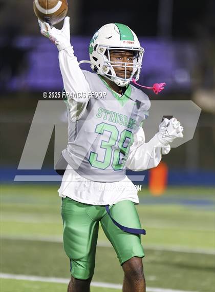 Thumbnail 1 in Ocoee @ Sumner (FHSAA 7A Regional) photogallery.