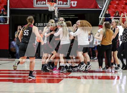 Thumbnail 1 in Viewmont vs. Mountain View (UHSAA Quarter Final) photogallery.