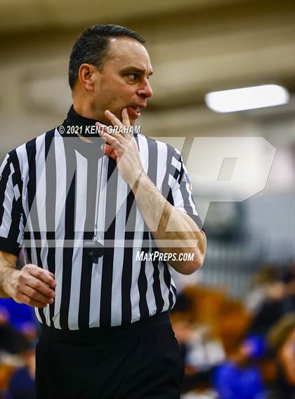 Thumbnail 3 in Noblesville vs Carmel (IHSAA 4A Sectional Championship) photogallery.