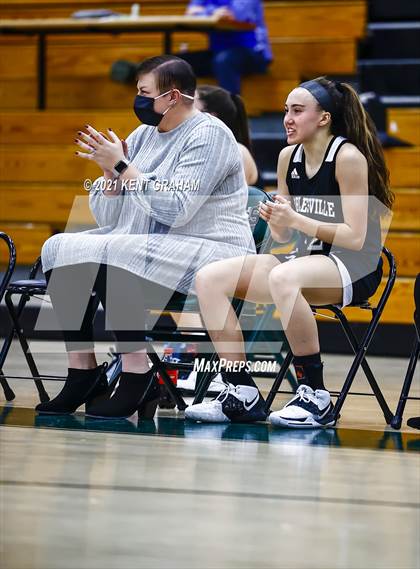 Thumbnail 1 in Noblesville vs Carmel (IHSAA 4A Sectional Championship) photogallery.