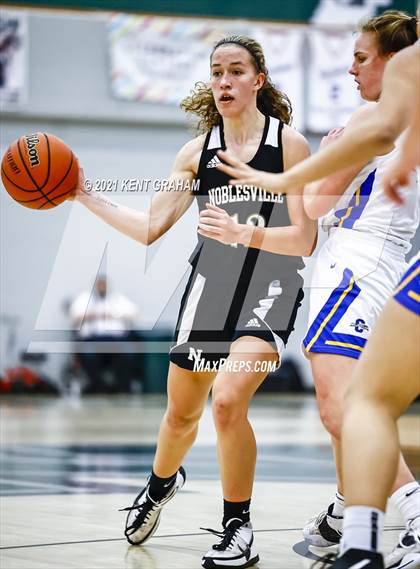 Thumbnail 1 in Noblesville vs Carmel (IHSAA 4A Sectional Championship) photogallery.