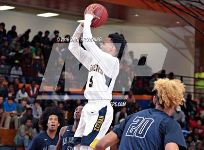Thumbnail 1 in Keenan vs. La Lumiere (Chick-Fil-A Classic) photogallery.