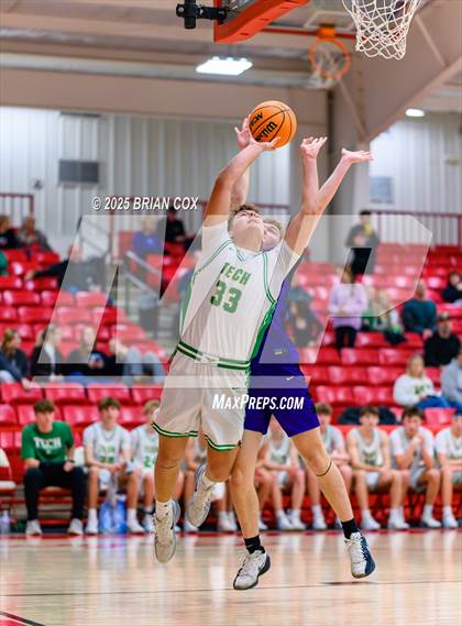 Thumbnail 3 in Greene County Tech vs Greene County Tech (Billy Ply Classic) photogallery.