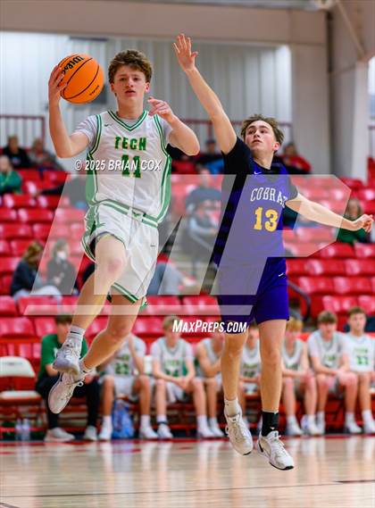 Thumbnail 3 in Greene County Tech vs Greene County Tech (Billy Ply Classic) photogallery.