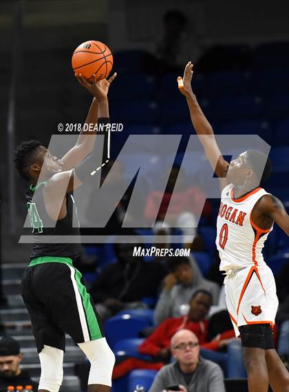 Thumbnail 1 in Bogan vs. Dominican (Chicago Elite Classic) photogallery.