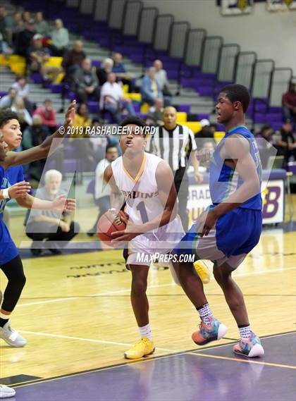 Thumbnail 1 in Lake Braddock vs. Green Run (Glory Days Grill Tournament of Champions) photogallery.
