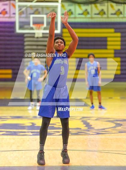 Thumbnail 1 in Lake Braddock vs. Green Run (Glory Days Grill Tournament of Champions) photogallery.