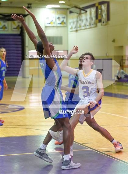 Thumbnail 1 in Lake Braddock vs. Green Run (Glory Days Grill Tournament of Champions) photogallery.