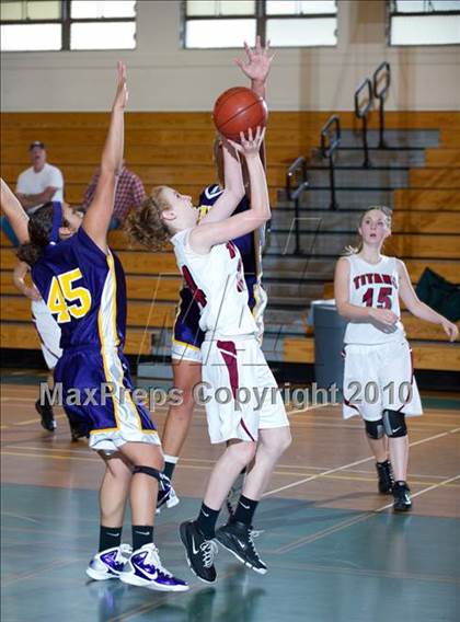 Thumbnail 2 in Nipomo vs. Righetti (Santa Barbara Tournament of Champions) photogallery.