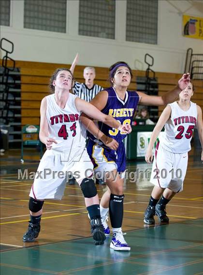 Thumbnail 1 in Nipomo vs. Righetti (Santa Barbara Tournament of Champions) photogallery.