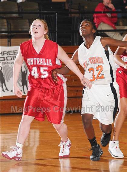 Thumbnail 2 in Centralia vs. Mt. Vernon photogallery.