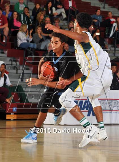 Thumbnail 1 in Villa Park vs. Edison (MaxPreps Holiday Classic) photogallery.