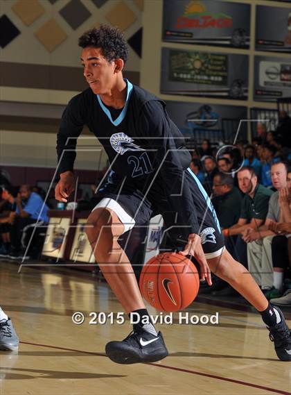 Thumbnail 2 in Villa Park vs. Edison (MaxPreps Holiday Classic) photogallery.
