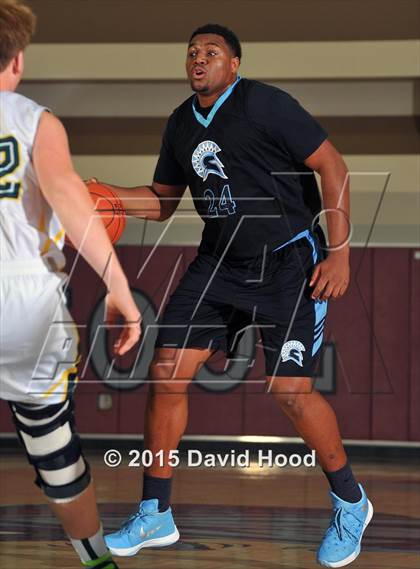 Thumbnail 1 in Villa Park vs. Edison (MaxPreps Holiday Classic) photogallery.