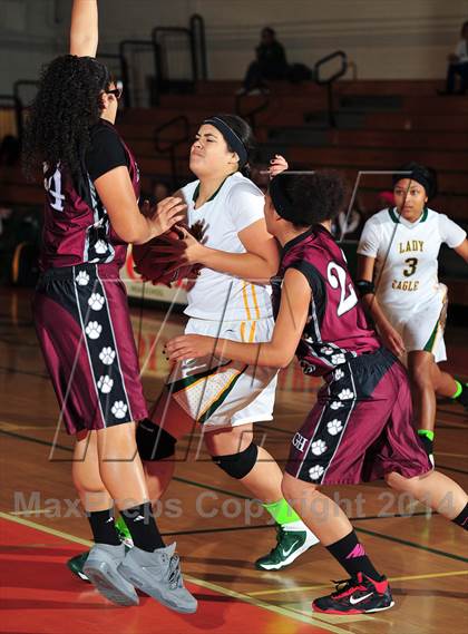 Thumbnail 2 in Granite Hills vs. Eisenhower (Lady Bears Holiday Classic) photogallery.