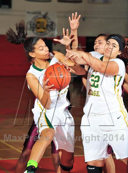 Thumbnail 2 in Granite Hills vs. Eisenhower (Lady Bears Holiday Classic) photogallery.