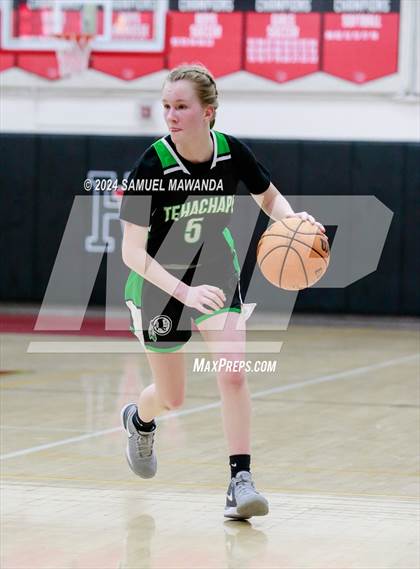 Thumbnail 2 in Tehachapi @ Harvard-Westlake (CIF State D11 1st Round) photogallery.