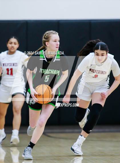 Thumbnail 3 in Tehachapi @ Harvard-Westlake (CIF State D11 1st Round) photogallery.