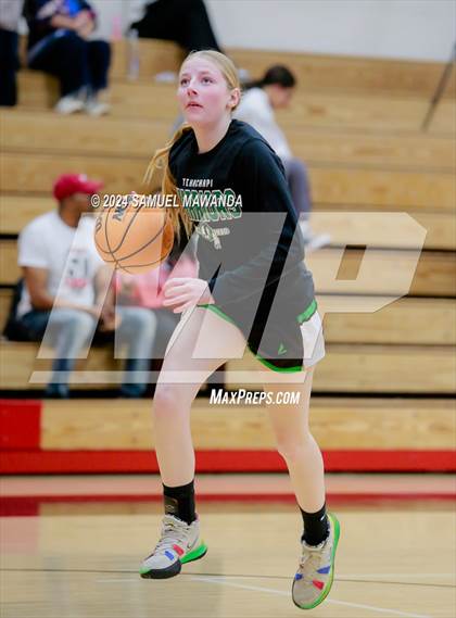 Thumbnail 3 in Tehachapi @ Harvard-Westlake (CIF State D11 1st Round) photogallery.