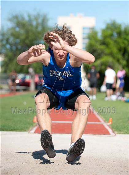 Thumbnail 2 in St. John's Tri-School Meet photogallery.