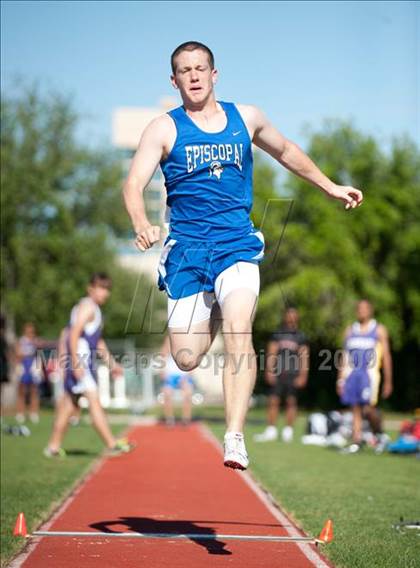 Thumbnail 2 in St. John's Tri-School Meet photogallery.
