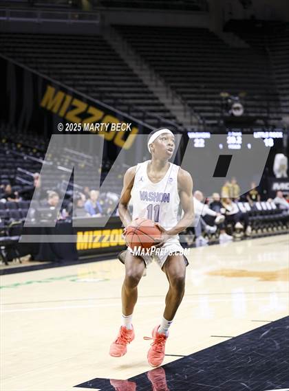 Thumbnail 1 in Little Rock-Central vs Vashon (Norm Stewart Classic) photogallery.