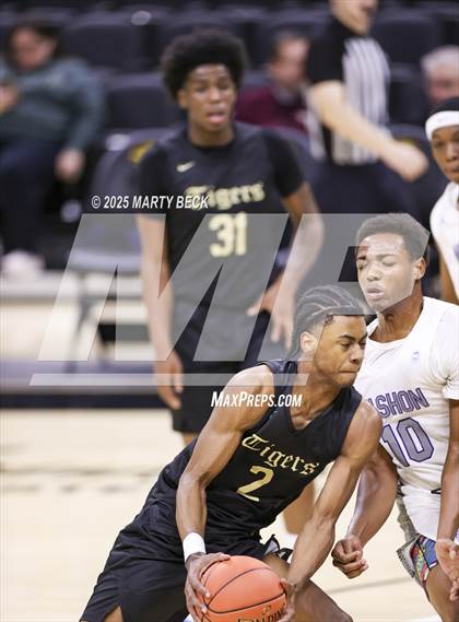 Thumbnail 2 in Little Rock-Central vs Vashon (Norm Stewart Classic) photogallery.
