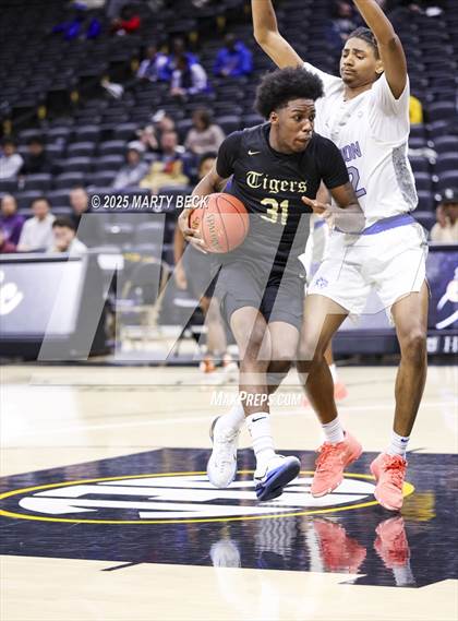 Thumbnail 3 in Little Rock-Central vs Vashon (Norm Stewart Classic) photogallery.