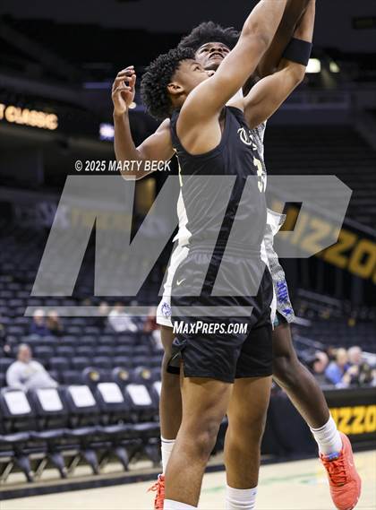 Thumbnail 3 in Little Rock-Central vs Vashon (Norm Stewart Classic) photogallery.