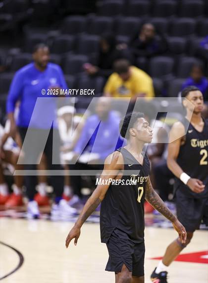 Thumbnail 3 in Little Rock-Central vs Vashon (Norm Stewart Classic) photogallery.