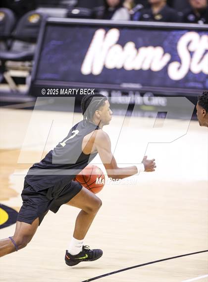 Thumbnail 1 in Little Rock-Central vs Vashon (Norm Stewart Classic) photogallery.