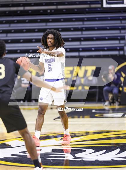 Thumbnail 1 in Little Rock-Central vs Vashon (Norm Stewart Classic) photogallery.