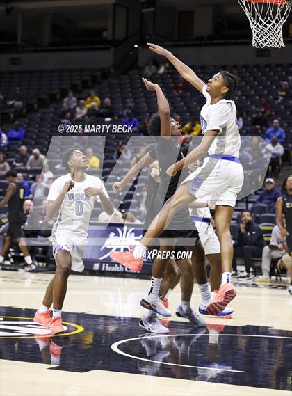 Thumbnail 3 in Little Rock-Central vs Vashon (Norm Stewart Classic) photogallery.