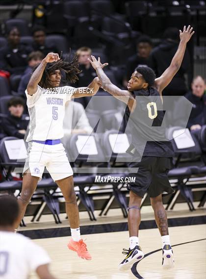 Thumbnail 3 in Little Rock-Central vs Vashon (Norm Stewart Classic) photogallery.