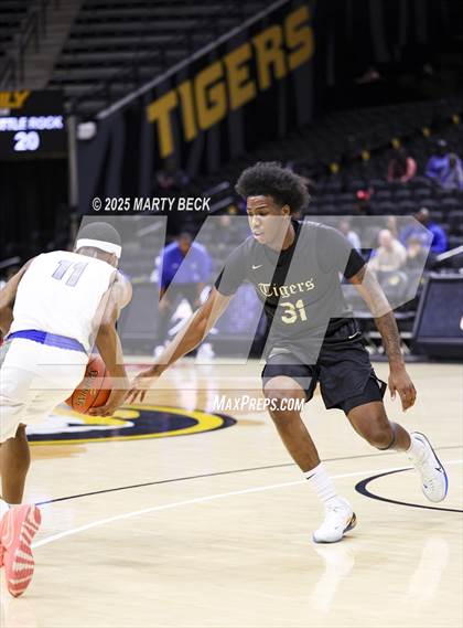 Thumbnail 1 in Little Rock-Central vs Vashon (Norm Stewart Classic) photogallery.