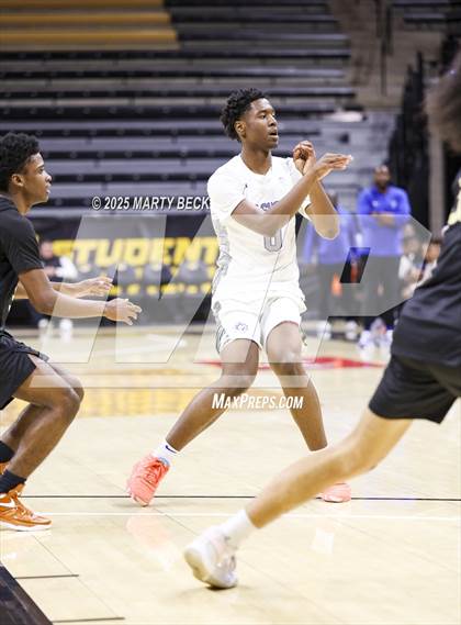 Thumbnail 1 in Little Rock-Central vs Vashon (Norm Stewart Classic) photogallery.