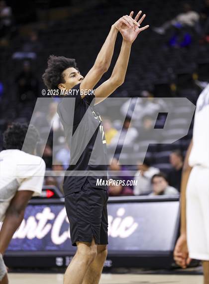 Thumbnail 3 in Little Rock-Central vs Vashon (Norm Stewart Classic) photogallery.