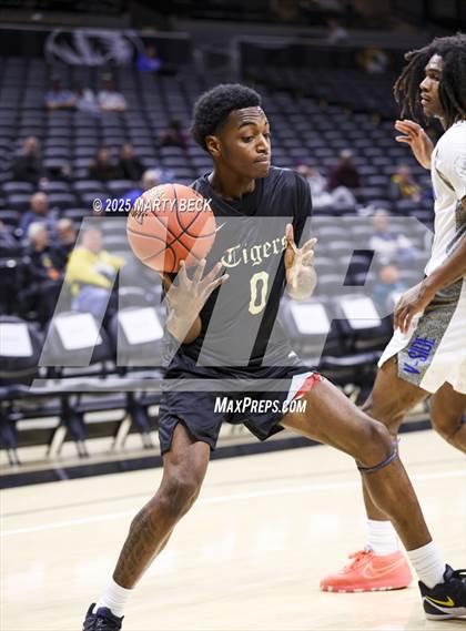 Thumbnail 3 in Little Rock-Central vs Vashon (Norm Stewart Classic) photogallery.