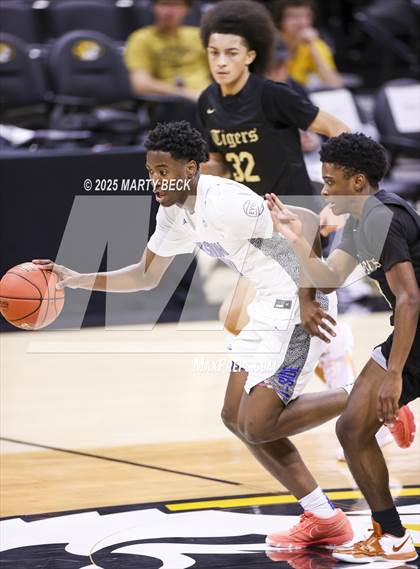 Thumbnail 3 in Little Rock-Central vs Vashon (Norm Stewart Classic) photogallery.
