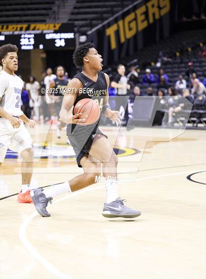 Thumbnail 1 in Little Rock-Central vs Vashon (Norm Stewart Classic) photogallery.