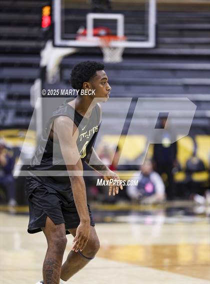 Thumbnail 1 in Little Rock-Central vs Vashon (Norm Stewart Classic) photogallery.