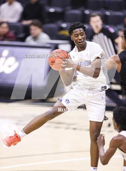 Thumbnail 2 in Little Rock-Central vs Vashon (Norm Stewart Classic) photogallery.