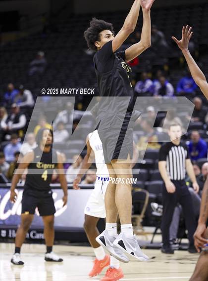 Thumbnail 3 in Little Rock-Central vs Vashon (Norm Stewart Classic) photogallery.