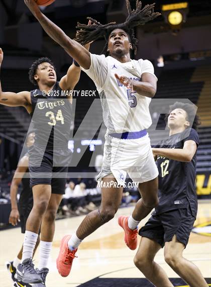 Thumbnail 1 in Little Rock-Central vs Vashon (Norm Stewart Classic) photogallery.